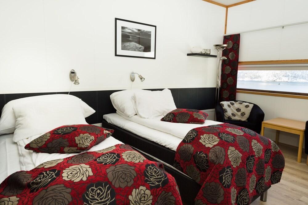 Tjeldsundbrua Hotel Skanland Екстериор снимка