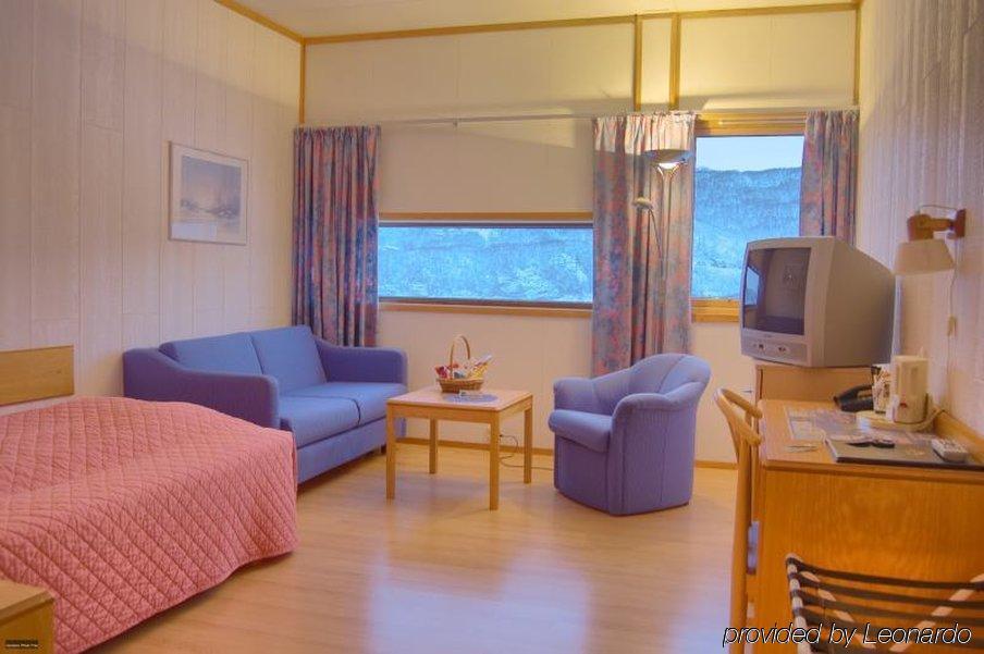 Tjeldsundbrua Hotel Skanland Стая снимка